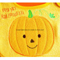 OEM -Produkte maßgeschneidertes Design bestickter Baumwolle Terry Cartoon Halloween Baby Feeder Bib